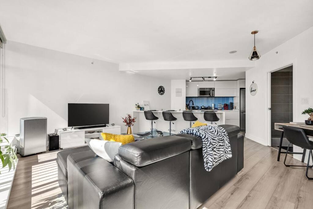 Central Luxury Apartment With Best City Views! Vancouver Exteriér fotografie