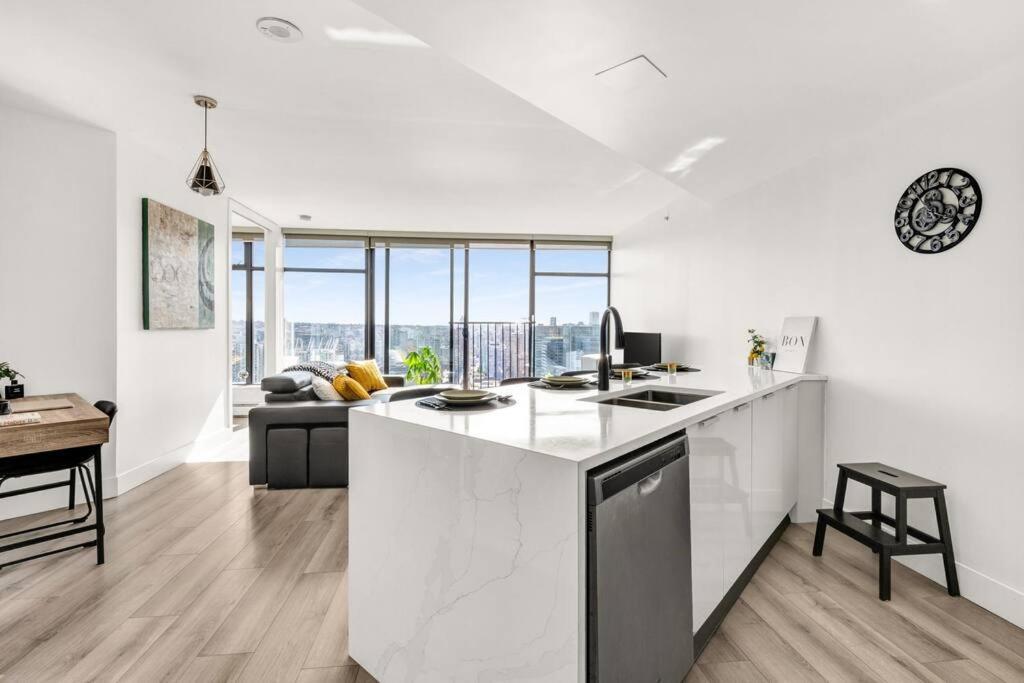 Central Luxury Apartment With Best City Views! Vancouver Exteriér fotografie