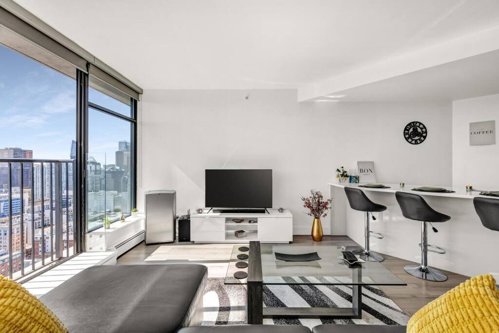 Central Luxury Apartment With Best City Views! Vancouver Exteriér fotografie